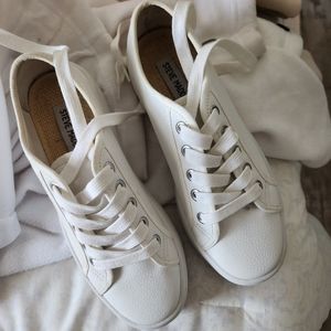 *SOLD*Steve Madden Bobbi Platform Sneakers